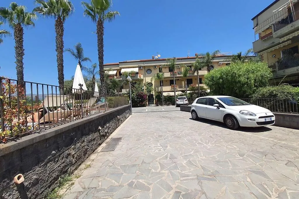 Sicilia, Mansarda Le Due Terrazze Apartment Mascali